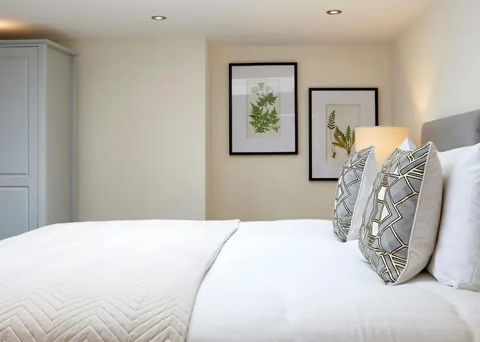 Redcliffe Parade No11 I Centre * بريستول