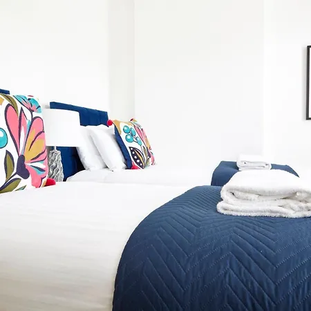 Redcliffe Parade No11 I Centre Apartment