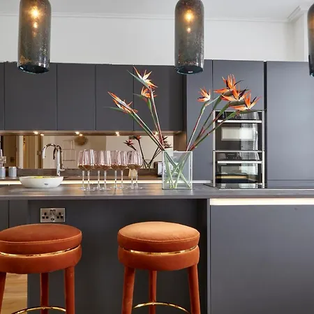 Redcliffe Parade No11 I Centre Apartment