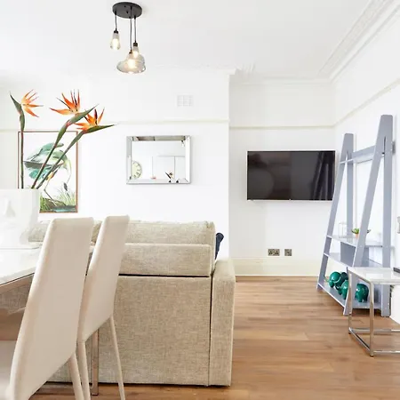 Redcliffe Parade No11 I Centre Bristol