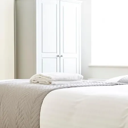 Apartment Redcliffe Parade No11 I Your