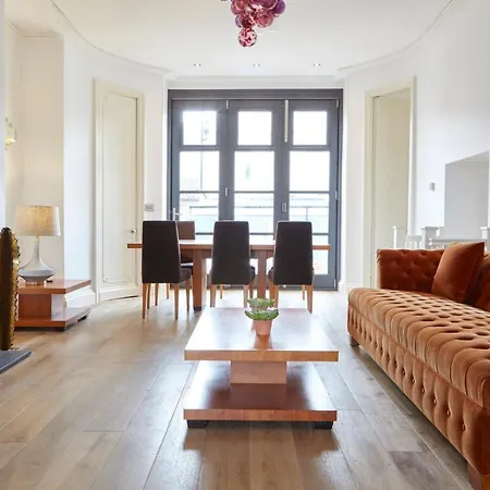 Redcliffe Parade No11 I Centre * Bristol