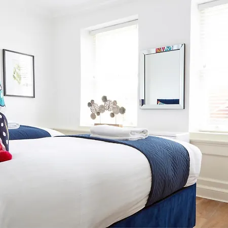 Redcliffe Parade No11 I Centre * Bristol