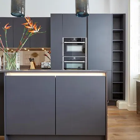 Redcliffe Parade No11 I Centre * Bristol