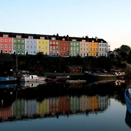 Redcliffe Parade No11 I Your Bristol