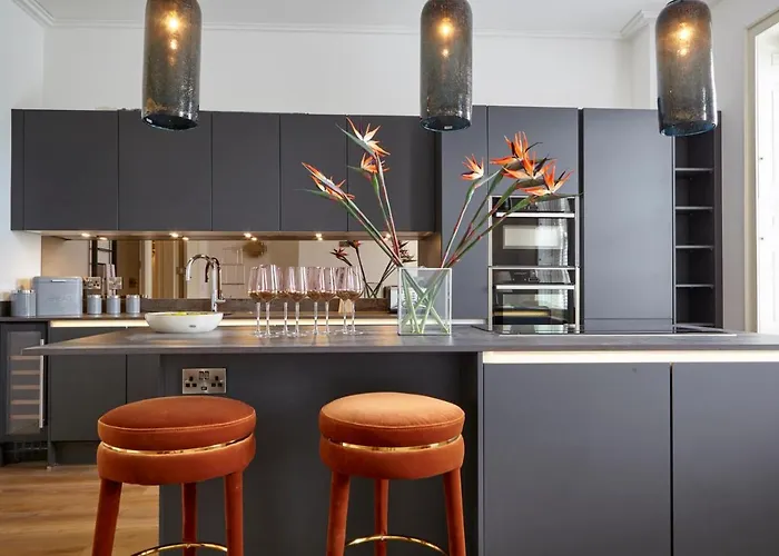 Redcliffe Parade No11 I Centre Apartment