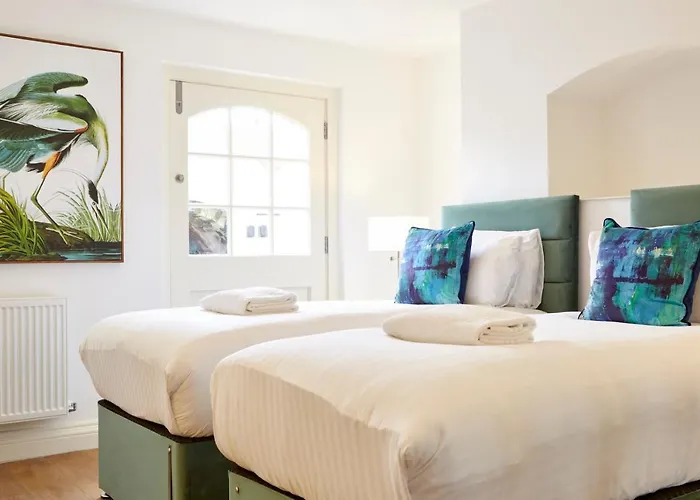 Redcliffe Parade No11 I Centre Apartment *