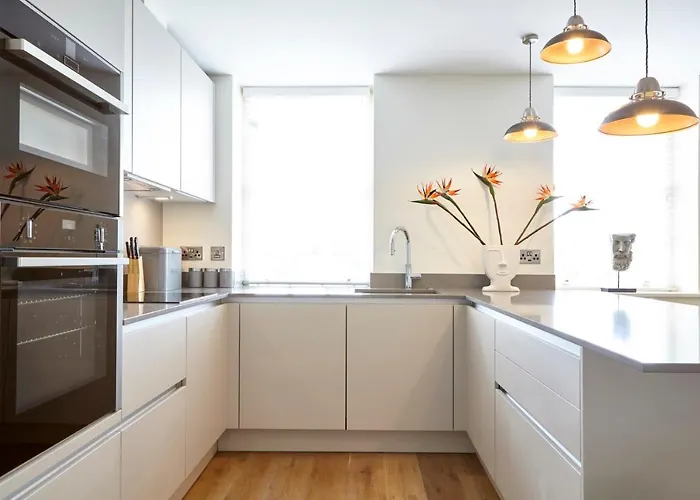 Redcliffe Parade No11 I Centre Apartment *