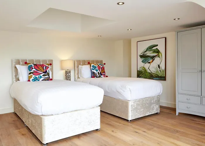 Redcliffe Parade No11 I Centre