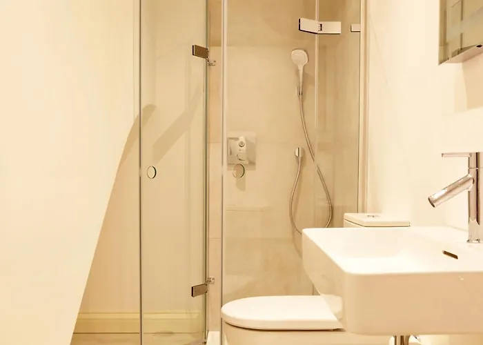 Redcliffe Parade No11 I Centre Apartment *