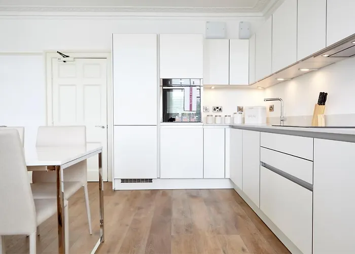 Redcliffe Parade No11 I Centre Бристоль