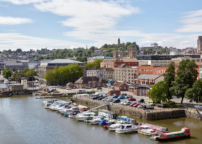 Redcliffe Parade No11 I Centre *