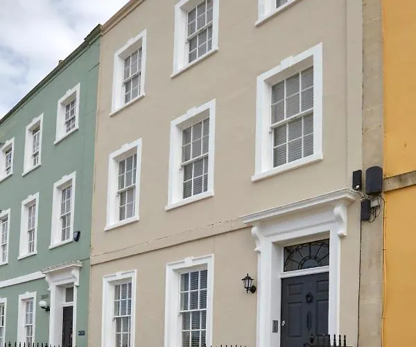 Redcliffe Parade No11 I Centre * Bristol